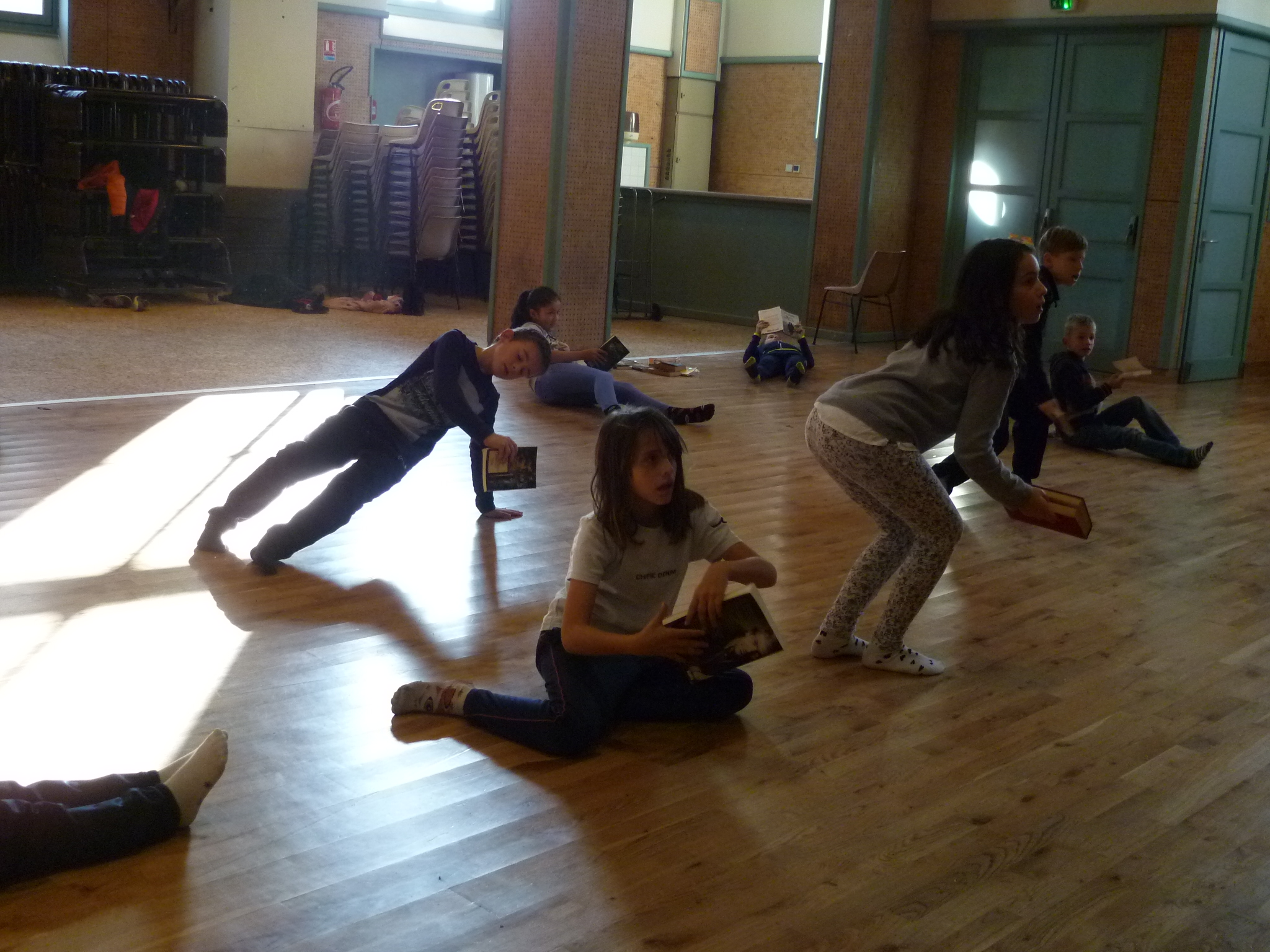 Atelier Danse avec les livres, classe de CM, Jarcieu